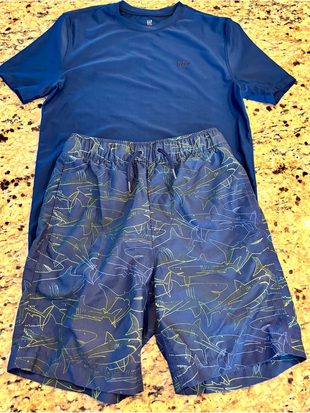 GAP Kids set: short sleeve rash guard and swim trunks. Size Big Kids XL